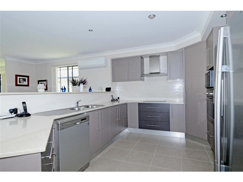 65 Abel Tasman Drive, Lake Cathie NSW 2445