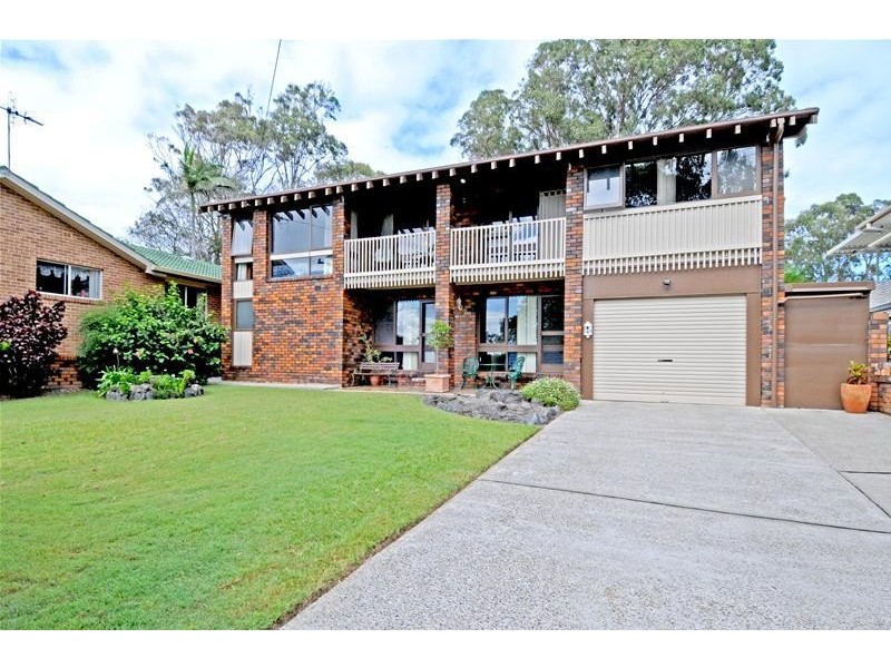 4 Tallong Drive, Lake Cathie NSW 2445