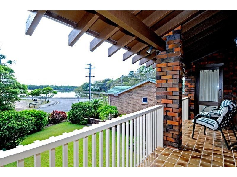 4 Tallong Drive, Lake Cathie NSW 2445