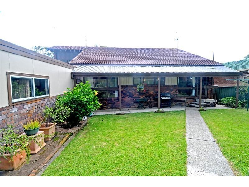 4 Tallong Drive, Lake Cathie NSW 2445