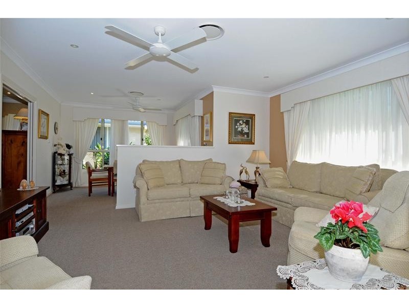8 Whitby Place, Lake Cathie NSW 2445