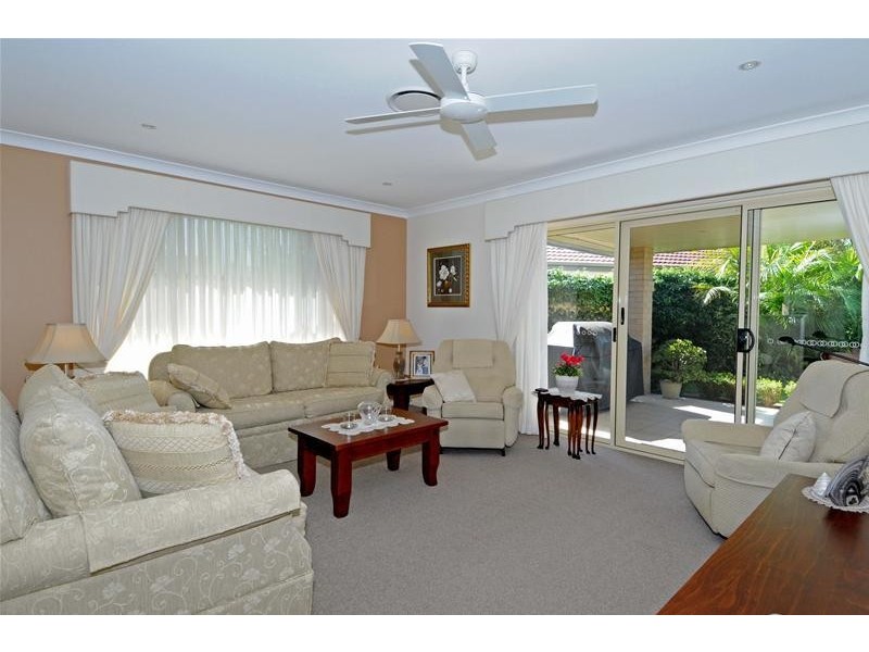 8 Whitby Place, Lake Cathie NSW 2445