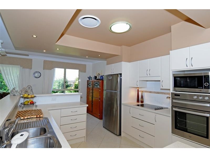 8 Whitby Place, Lake Cathie NSW 2445