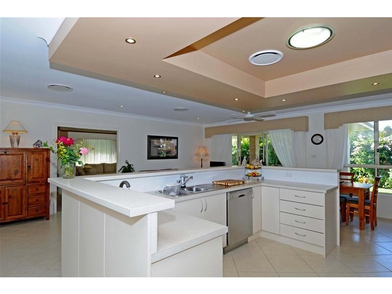 8 Whitby Place, Lake Cathie NSW 2445