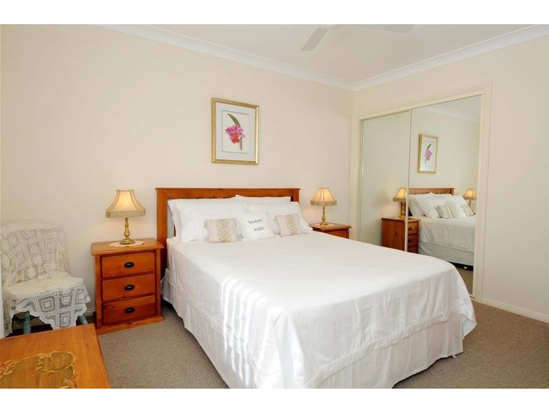 8 Whitby Place, Lake Cathie NSW 2445