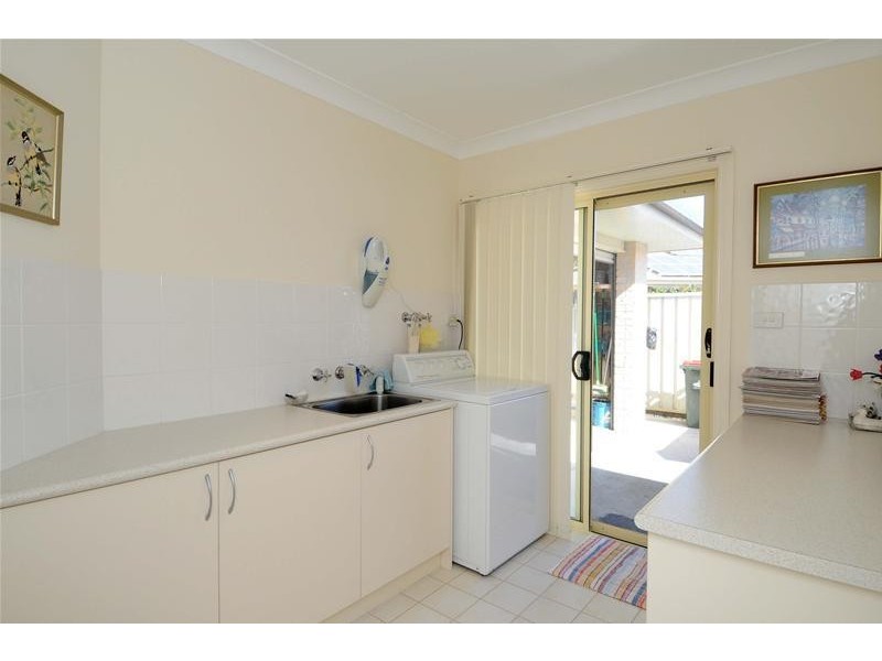 8 Whitby Place, Lake Cathie NSW 2445