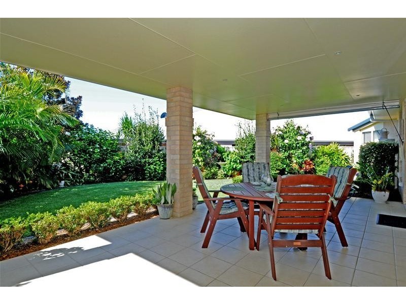 8 Whitby Place, Lake Cathie NSW 2445