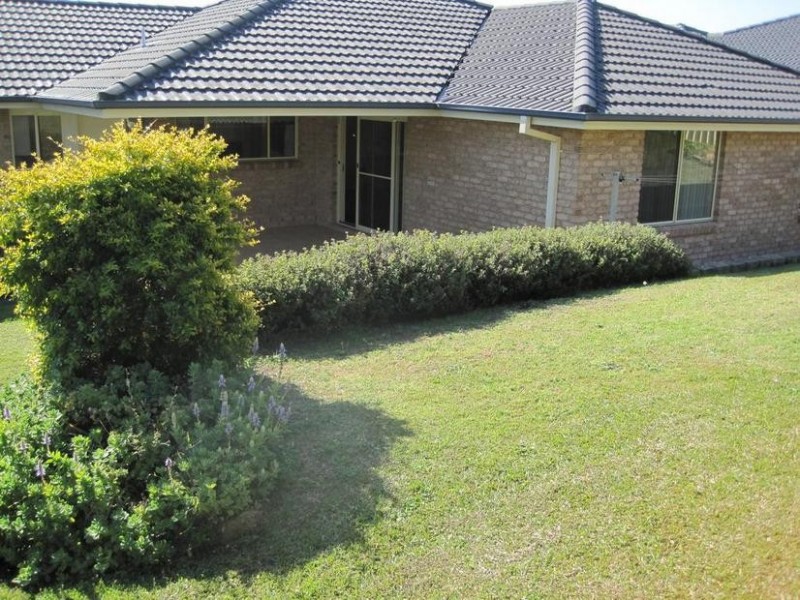 8 Dampier Court, Lake Cathie NSW 2445