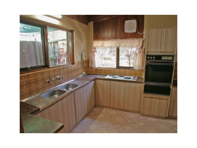 18 Georgiana St, Flagstaff Hill SA 5159