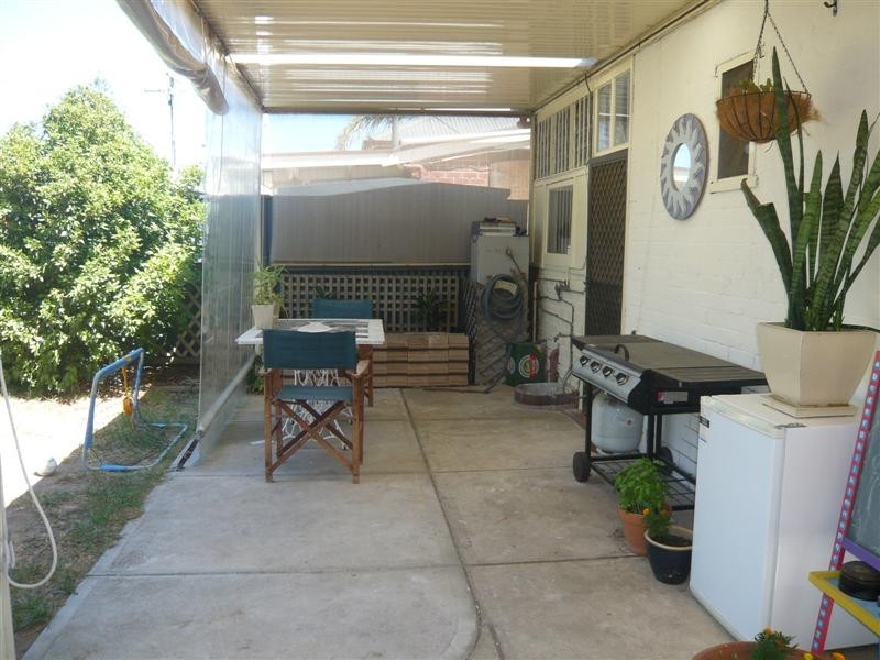 74 Pleasant Ave, Glandore SA 5037