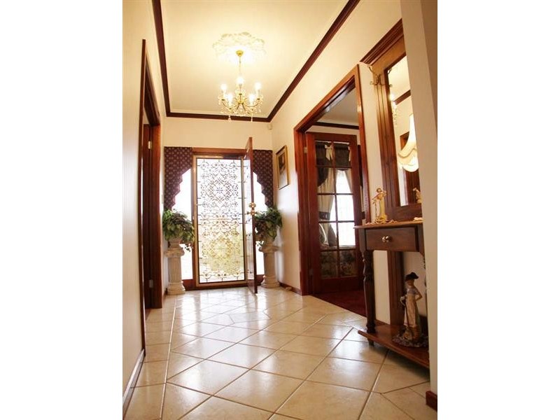 9 Deane Ave, Noarlunga Downs SA 5168