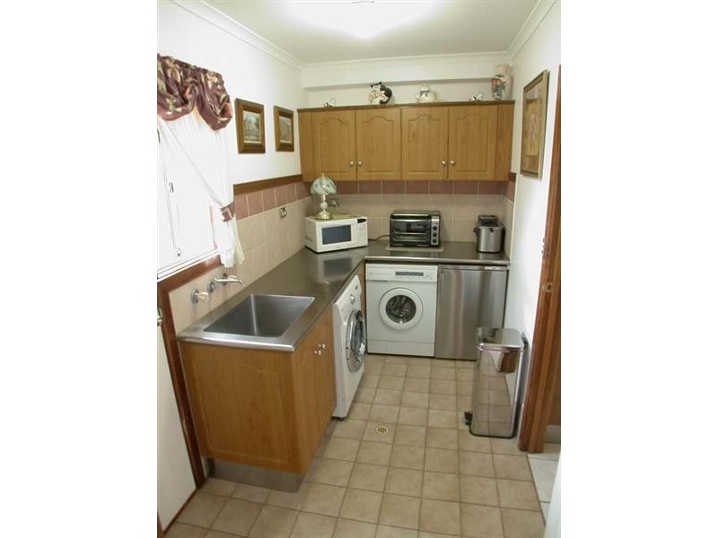 9 Deane Ave, Noarlunga Downs SA 5168