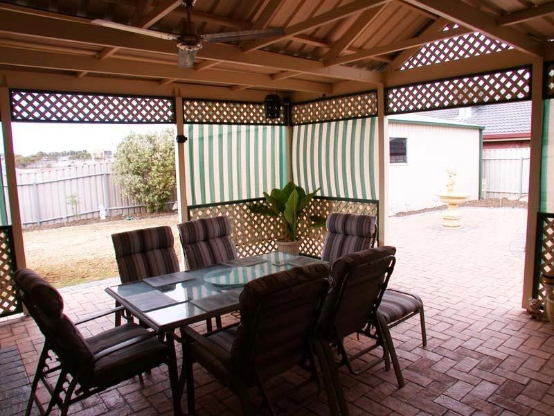 9 Deane Ave, Noarlunga Downs SA 5168