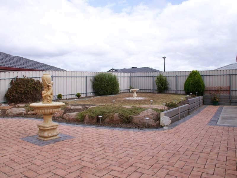9 Deane Ave, Noarlunga Downs SA 5168