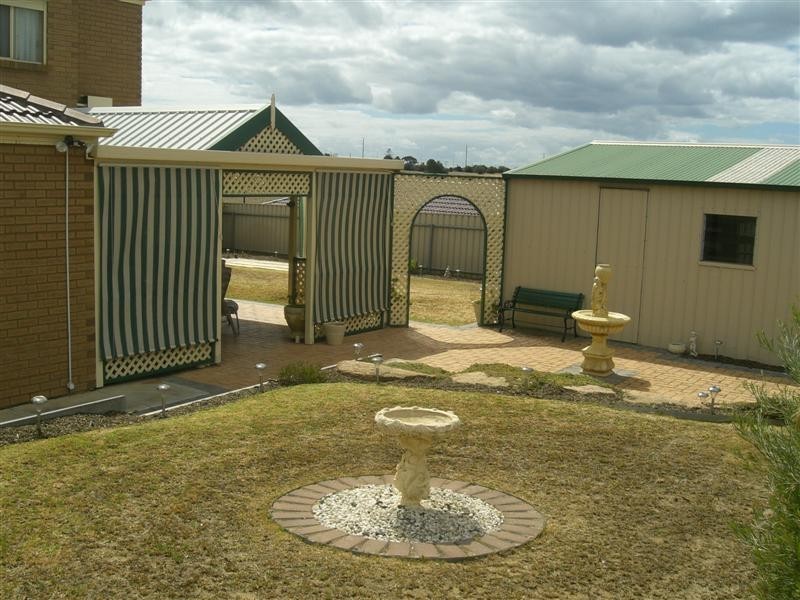 9 Deane Ave, Noarlunga Downs SA 5168