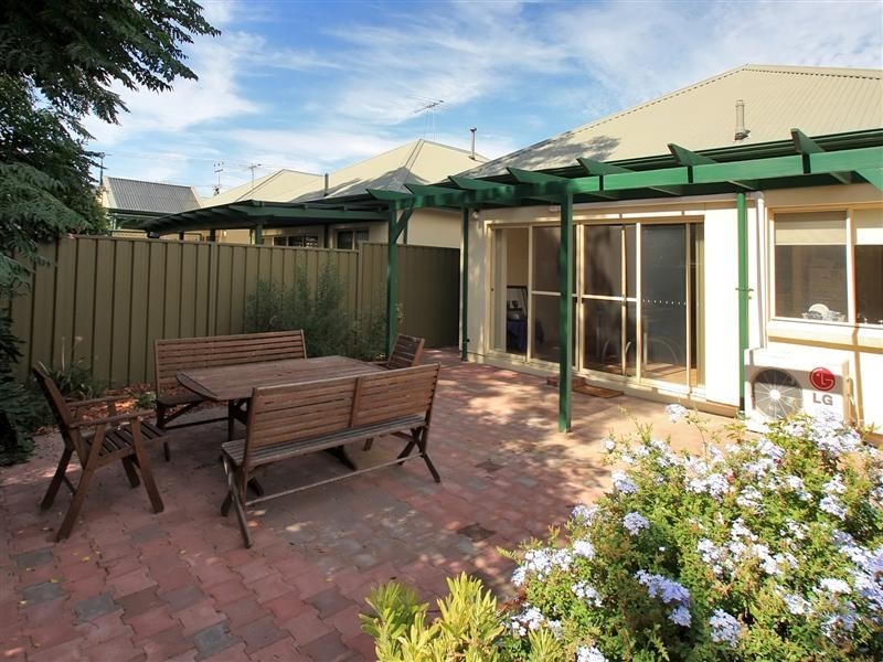 17 Jervois Street, Glenelg North SA 5045