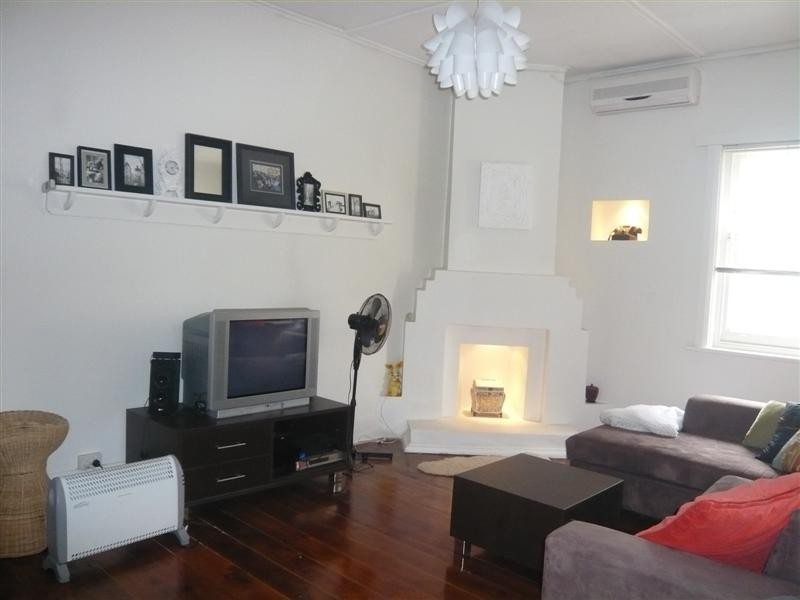 33 Wellington Street, Glandore SA 5037