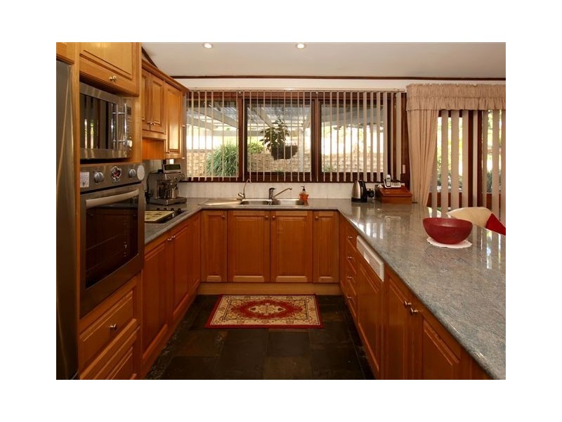 25 Sandow Crescent, Coromandel Valley SA 5051