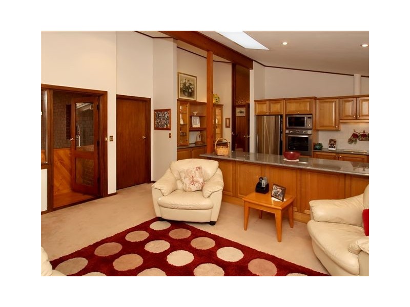 25 Sandow Crescent, Coromandel Valley SA 5051