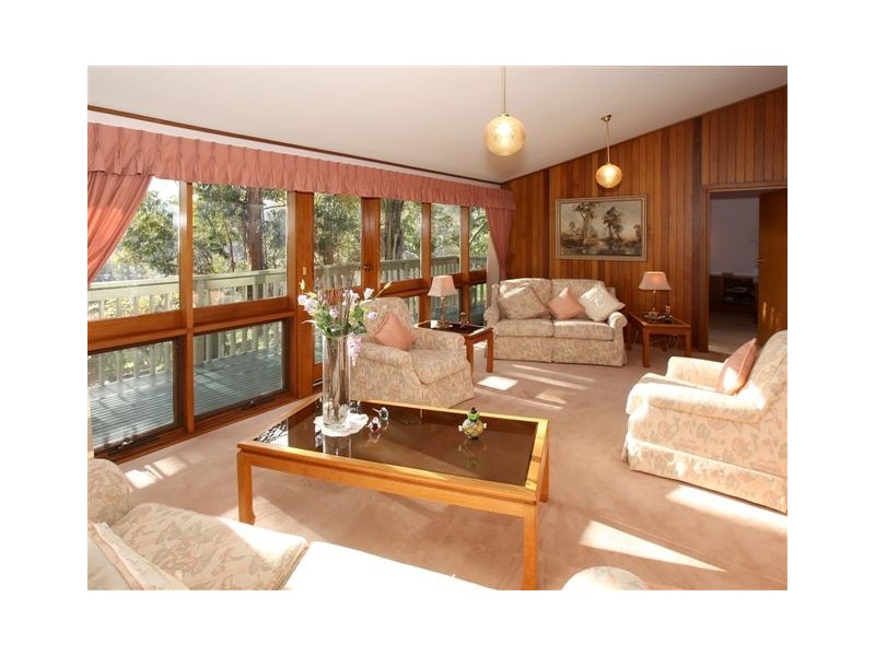 25 Sandow Crescent, Coromandel Valley SA 5051