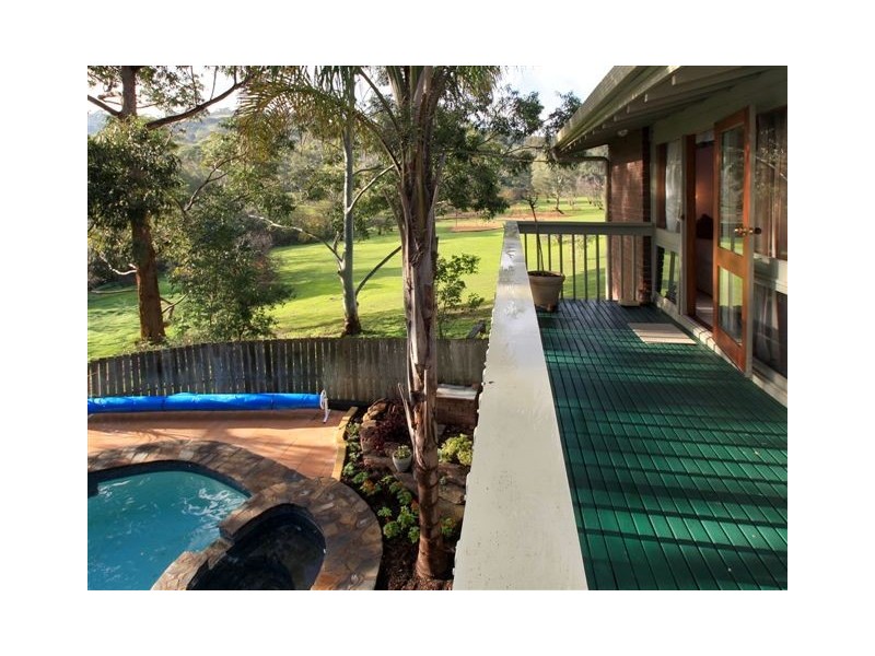 25 Sandow Crescent, Coromandel Valley SA 5051