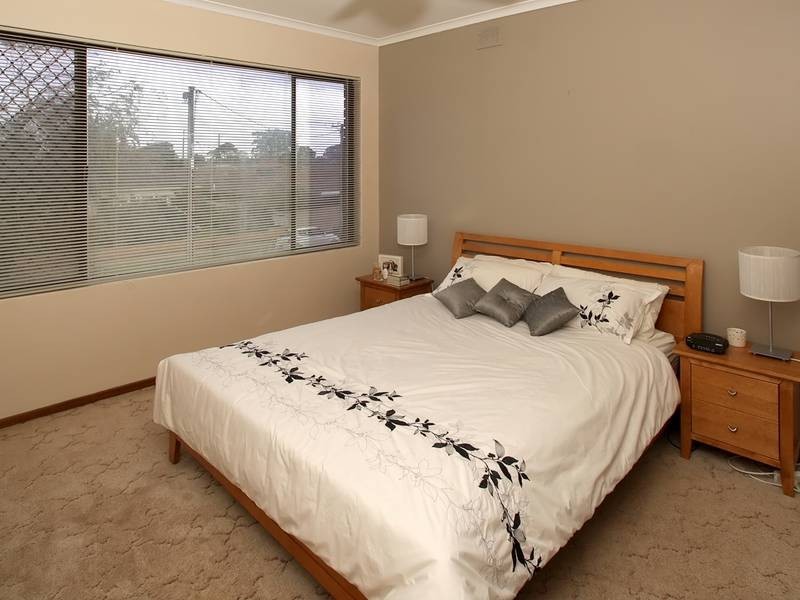 1/26 Barry Road, Oaklands Park SA 5046