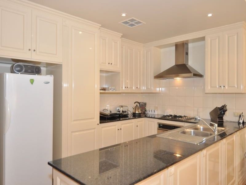 1/7 Torrens Square, Glenelg SA 5045