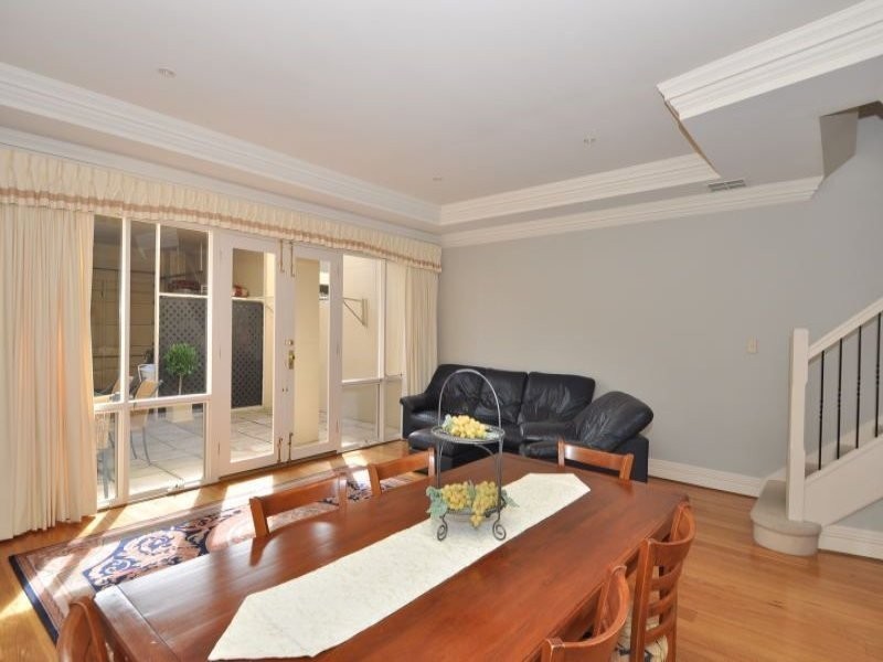 1/7 Torrens Square, Glenelg SA 5045