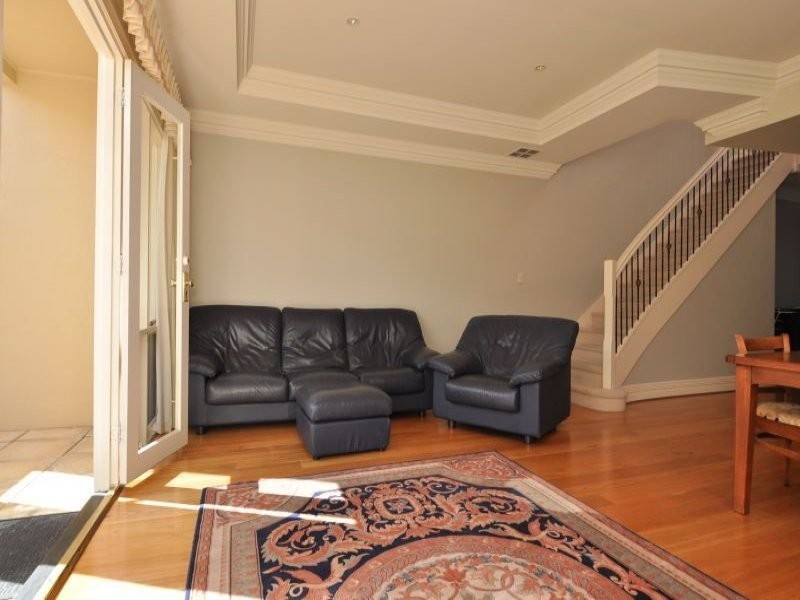 1/7 Torrens Square, Glenelg SA 5045