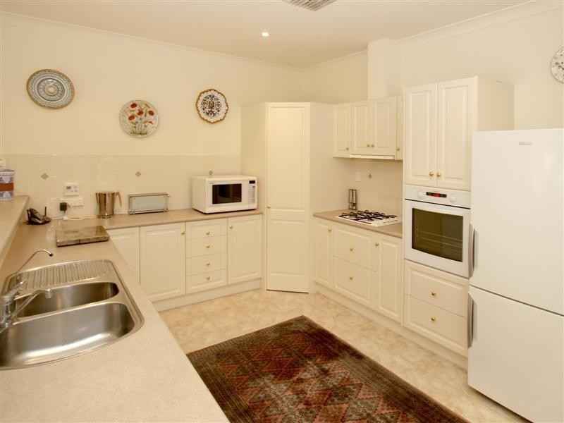 50b Downing Street, Hove SA 5048