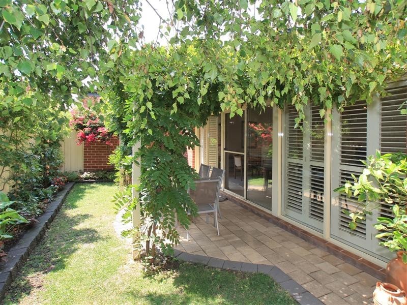 50b Downing Street, Hove SA 5048