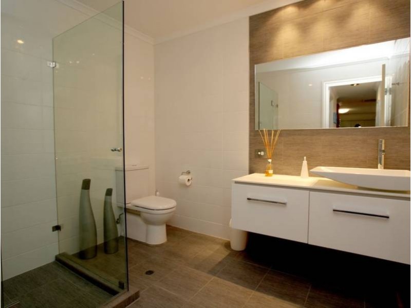 17/9-11 South Esplanade (Barquentine), Glenelg SA 5045