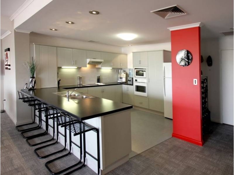 17/9-11 South Esplanade (Barquentine), Glenelg SA 5045