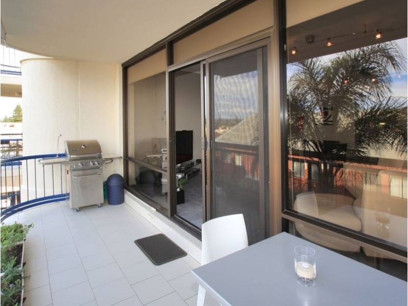 17/9-11 South Esplanade (Barquentine), Glenelg SA 5045