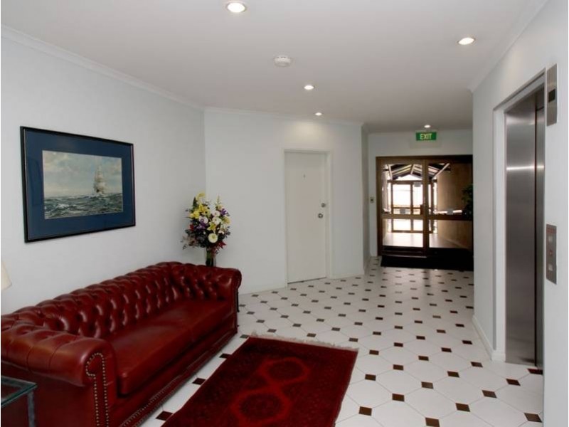 17/9-11 South Esplanade (Barquentine), Glenelg SA 5045