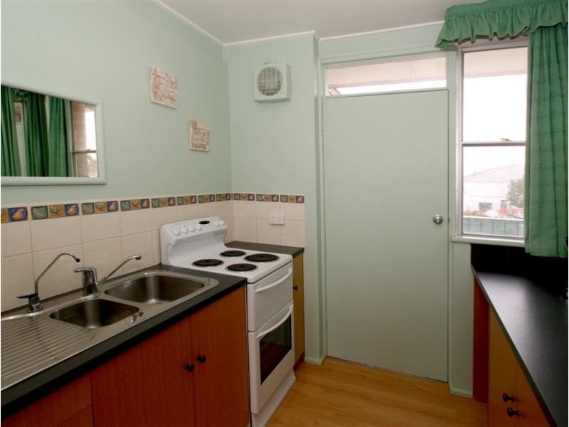 9/27 High Street, Glenelg SA 5045