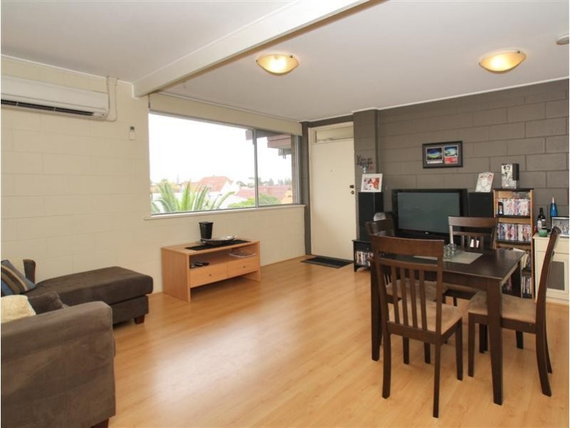 9/27 High Street, Glenelg SA 5045