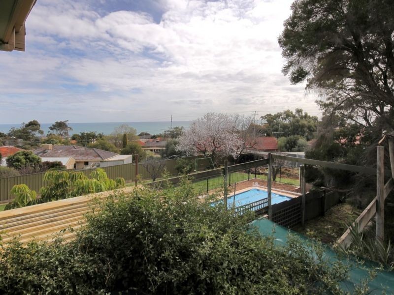 8 Coolinga Road, Marino SA 5049
