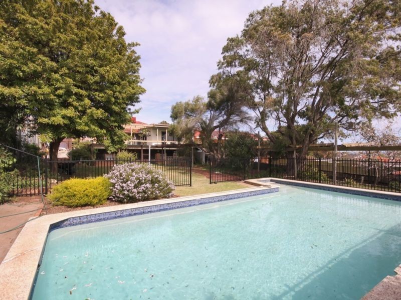 8 Coolinga Road, Marino SA 5049