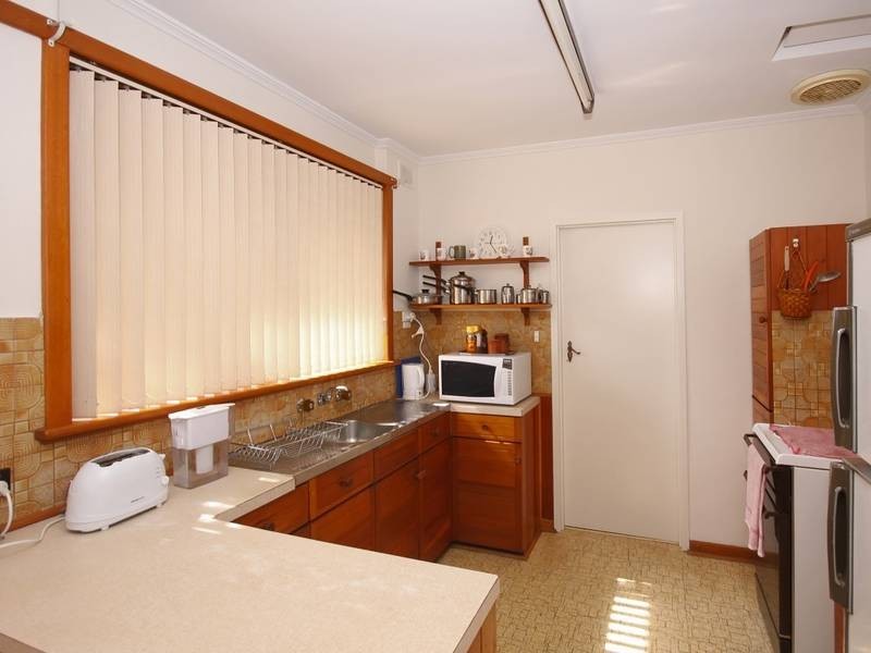 8 Coolinga Road, Marino SA 5049