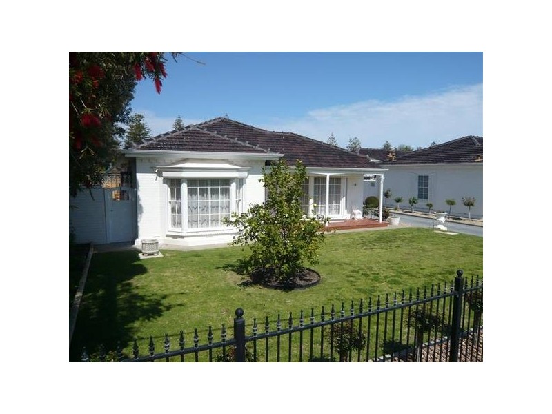 1/8 Robert Street, Glenelg South SA 5045