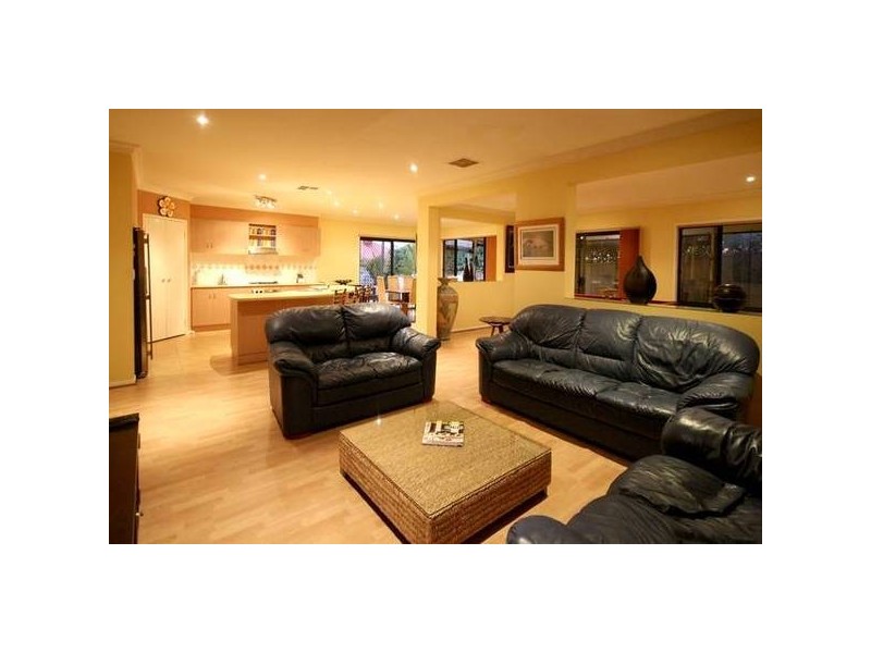 10 Brampton Court, Hallett Cove SA 5158