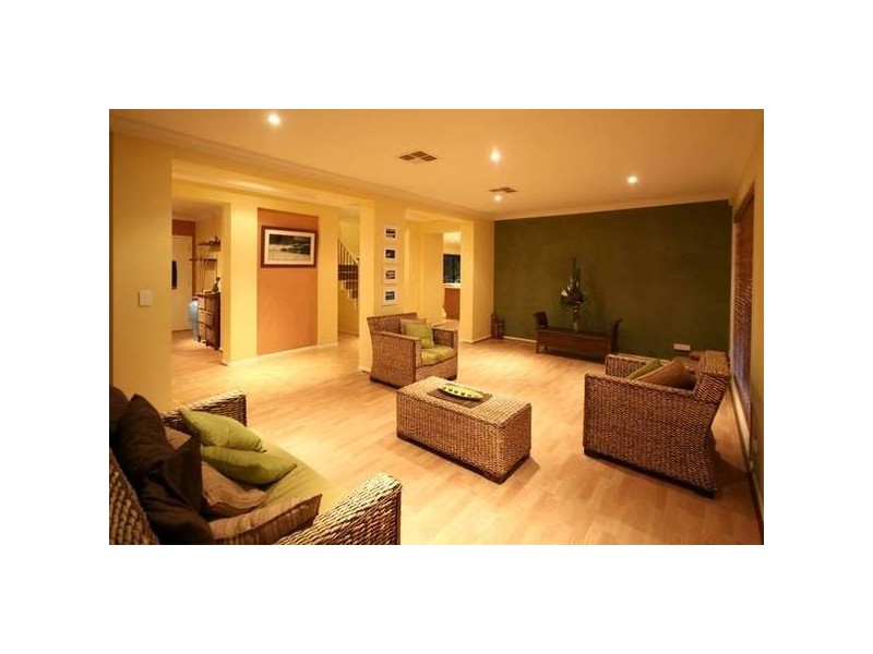 10 Brampton Court, Hallett Cove SA 5158