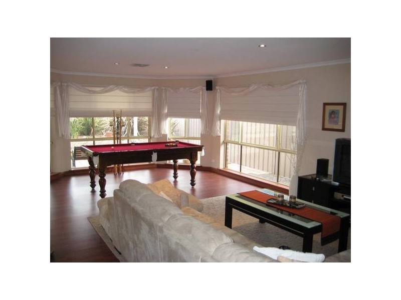 12 Brampton Court, Hallett Cove SA 5158