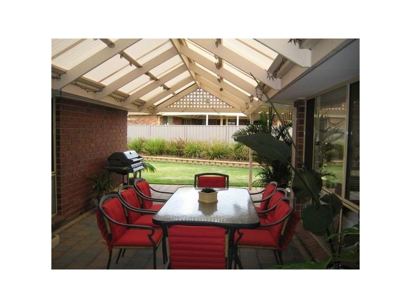 12 Brampton Court, Hallett Cove SA 5158