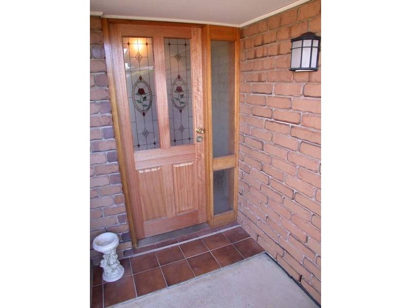 8 Eloise Court, Woodcroft SA 5162