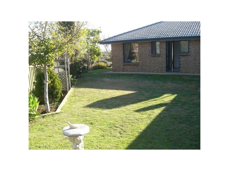 8 Eloise Court, Woodcroft SA 5162