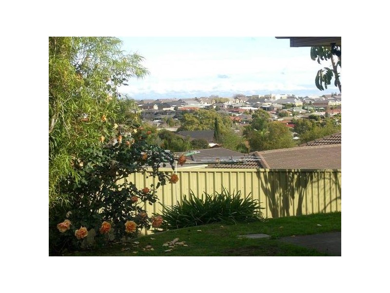 8 Eloise Court, Woodcroft SA 5162