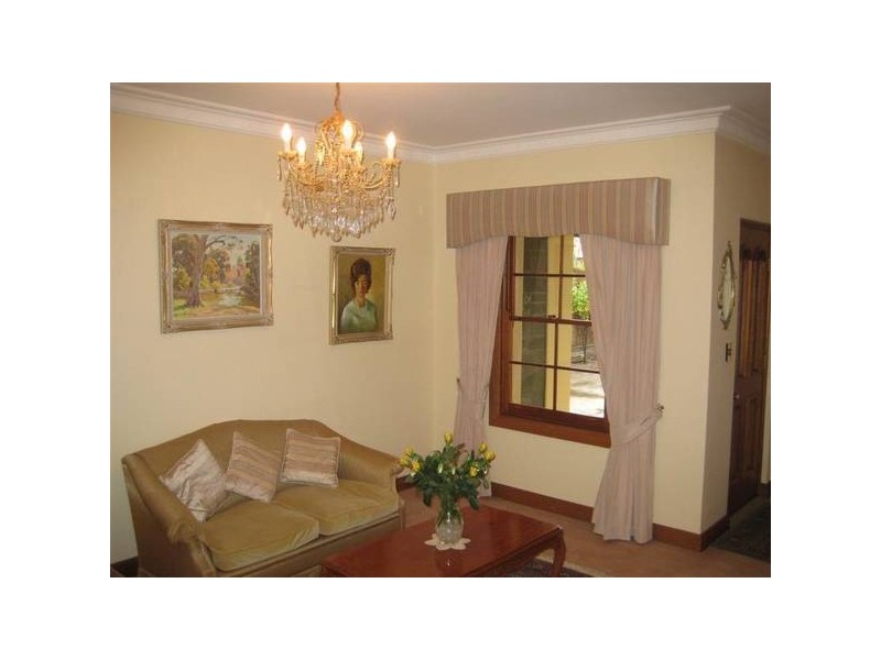 5a Giles Avenue, Glenelg SA 5045