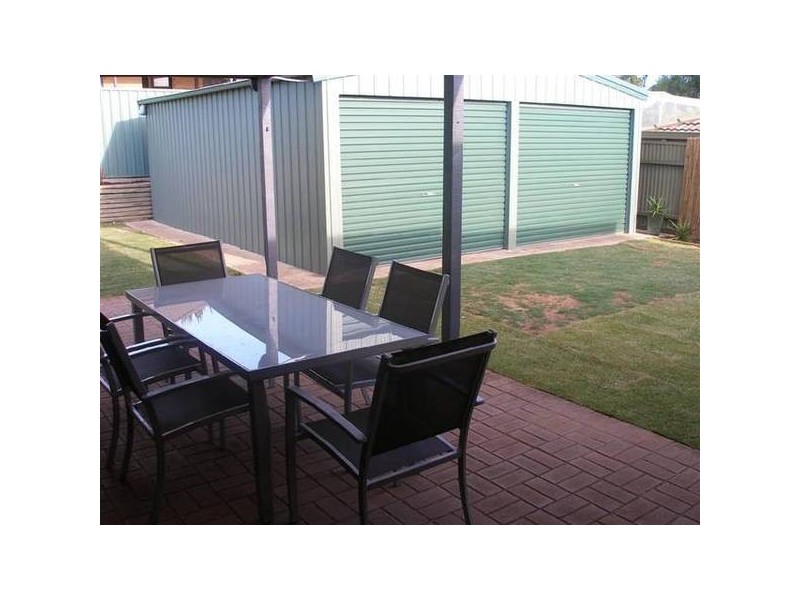 6 Rosemont Avenue, Woodcroft SA 5162
